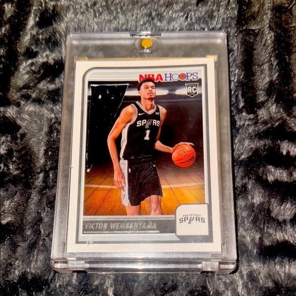 NBA Hoops Kustom Victor Wembanyama Patch Rookie Card - Picture 1 of 2